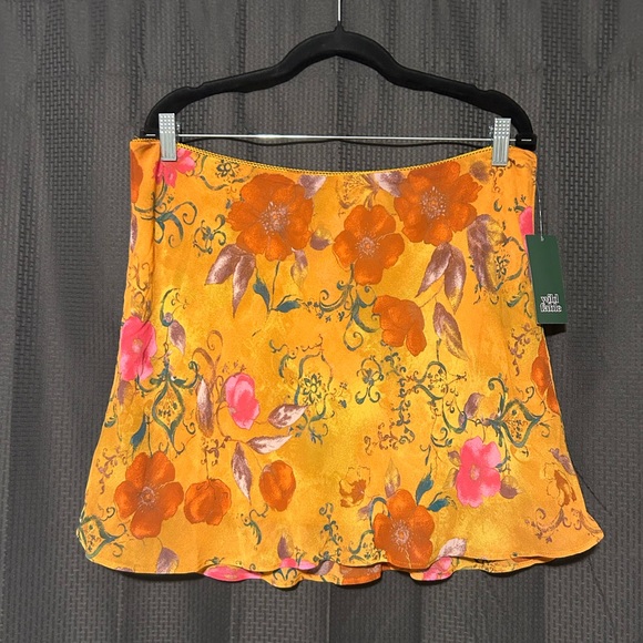 wild fable Dresses & Skirts - NEW Wild Fable- Target Brand Gold Floral Mini Skirt Women’s Size XXL